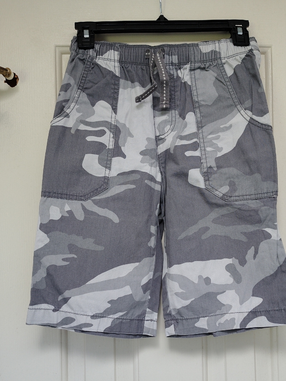 Boy's Old Navy Gray Camo Cargo Shorts